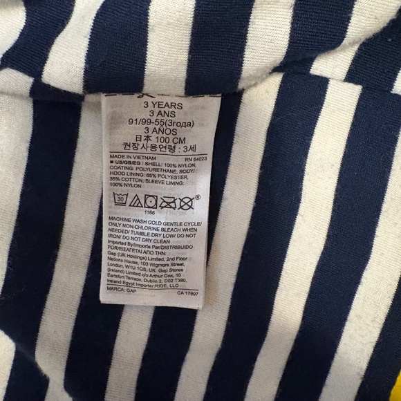 GapKids Hooded Rain Jacket - Yellow - size 3T - Picture 3 of 3